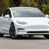 Tesla Model 3  (Automatikgetriebe) 